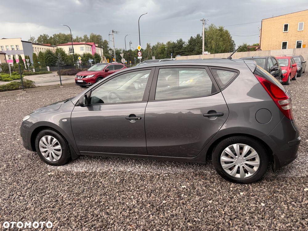 Hyundai i30 1.4 Base + - 27