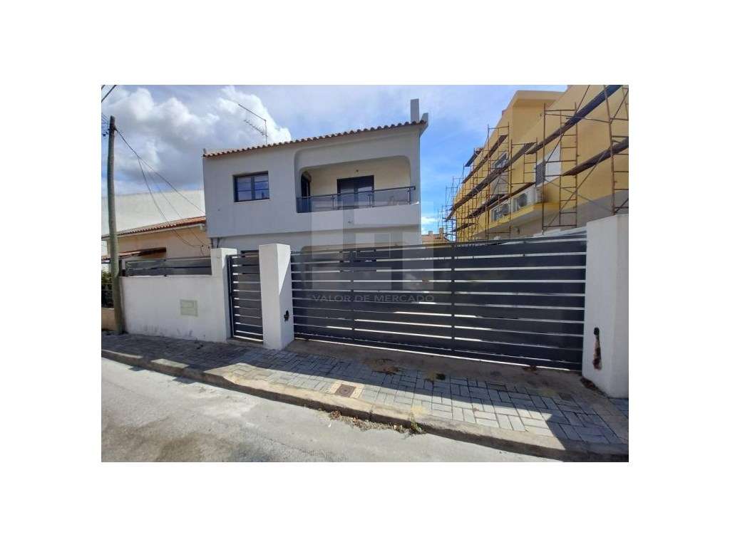 MORADIA T3+2 - FOROS DE AMORA - Grande imagem: 5/34