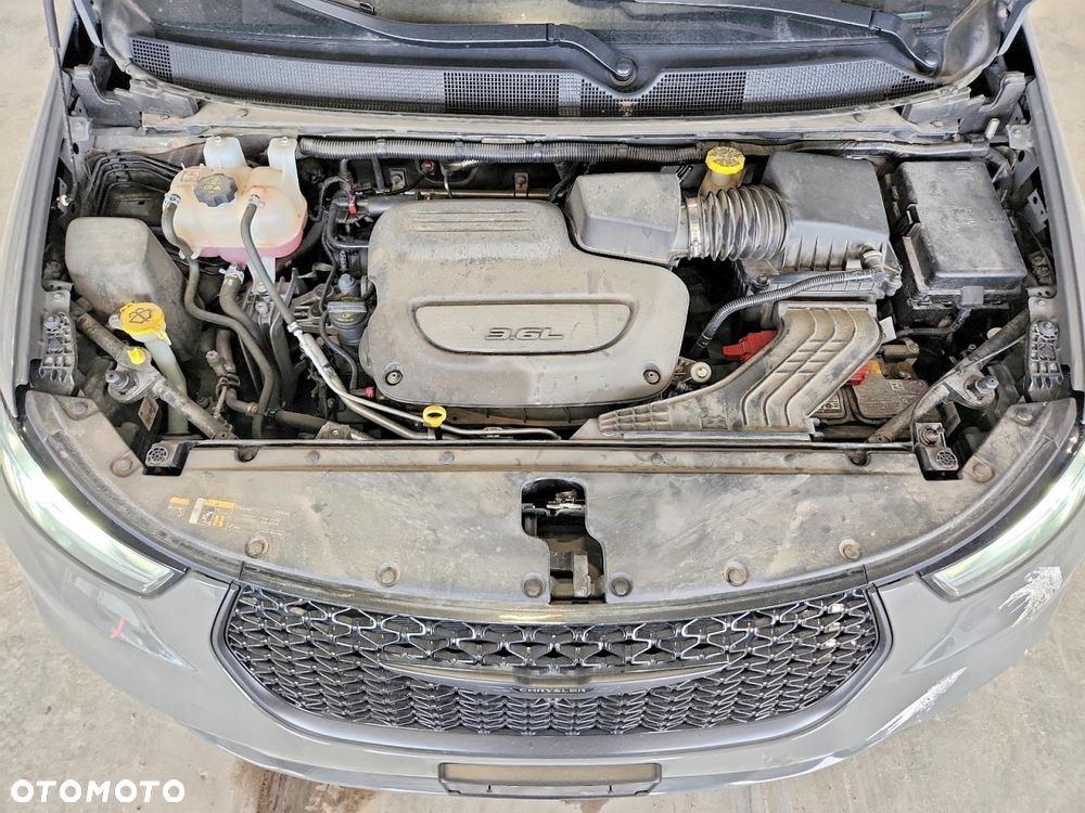 Chrysler Pacifica - 12