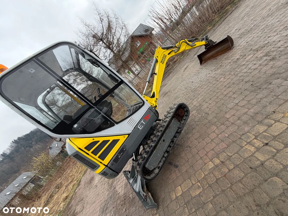 Wacker Neuson ET16 Minikoparka 2 tony. JAK NOWA 2018rok z Gospodarstwa Norweskiego 1190mtg. IGŁA! Rozsuwane hydraulicznie gąsienice. Dodatkowe sekcje Hydrauliczne. Silnik Yanmar 3 cyl. Aktualna DEKRA BMWT. Po serwisach! Ani deka luzów i wycieków. OKAZJA TANIO. Zadbana maszyna. 2 łyżki - 15