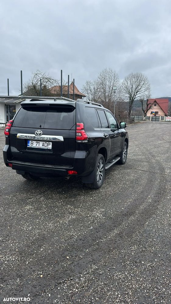 Toyota Land Cruiser 2.8l D-4D 204 CP A/T 7 locuri Luxury AVS - 3