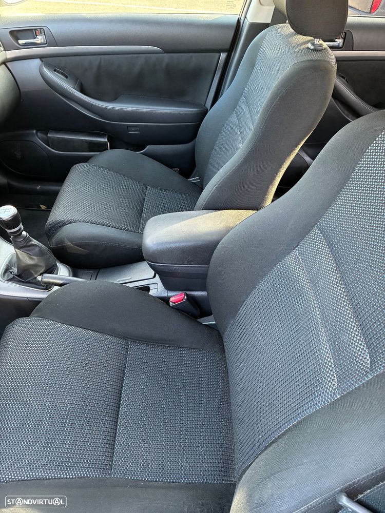 Toyota Avensis SW 2.0 D-4D - 15