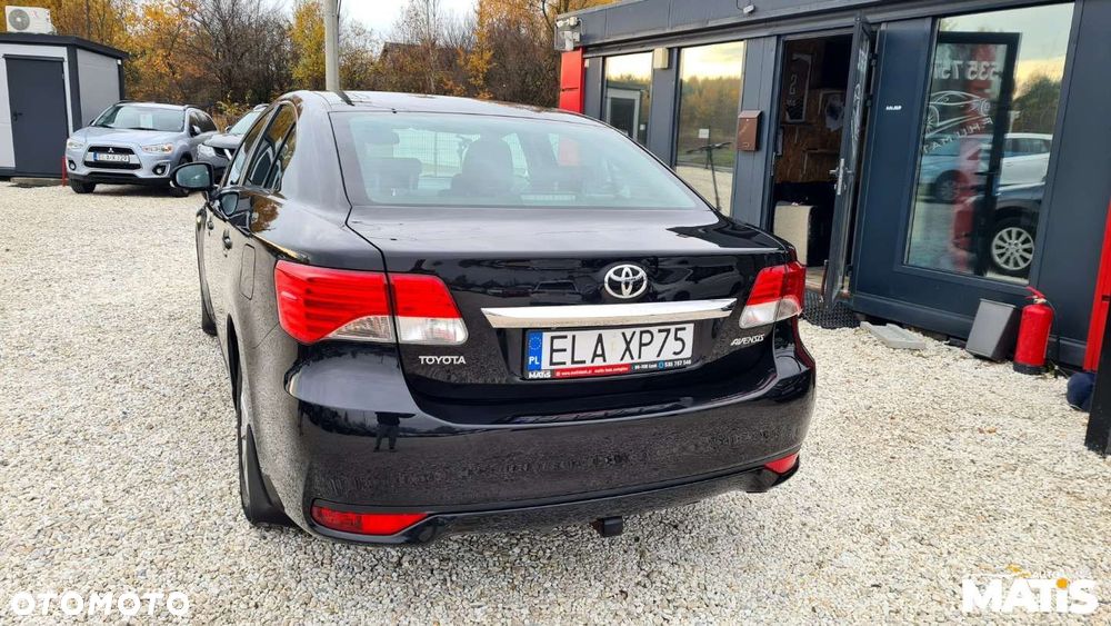 Toyota Avensis - 16