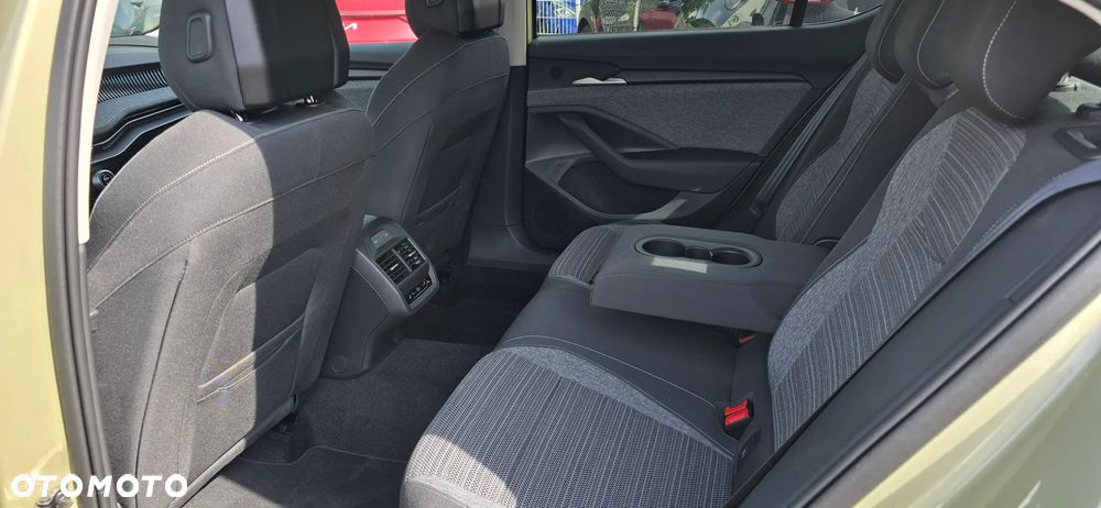 Skoda Superb 2.0 TDI SCR 4x4 Selection DSG - 9