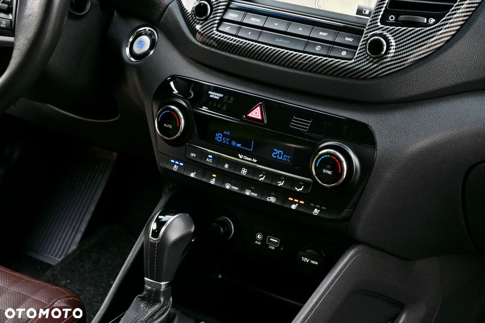 Hyundai Tucson 2.0 CRDi 4WD Automatik 25 Jahre - 26