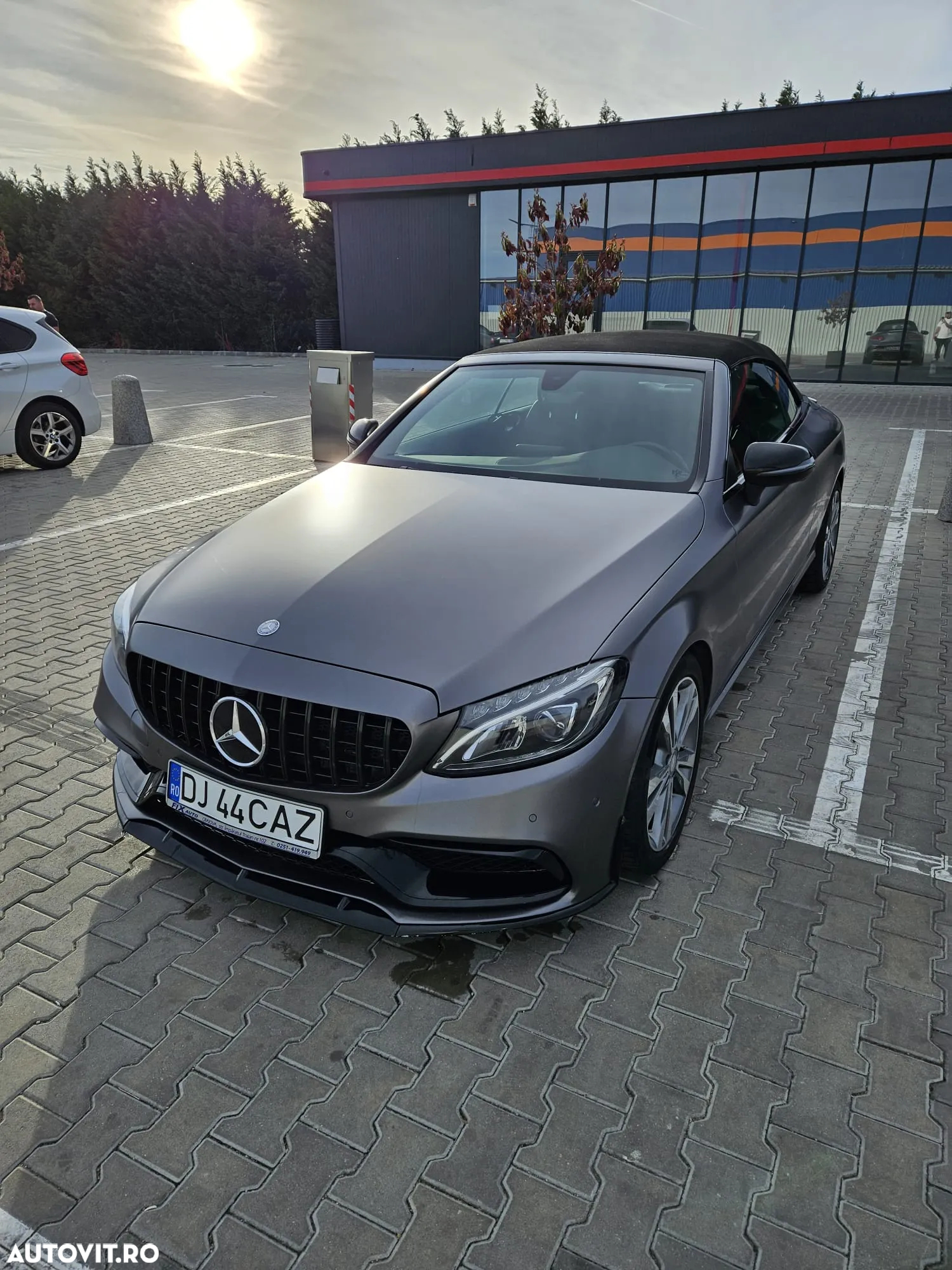 Mercedes-Benz C 220 d Cabrio 4Matic 9G-TRONIC - 12
