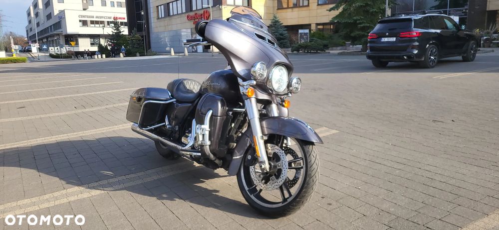 Harley-Davidson Touring Street Glide - 14