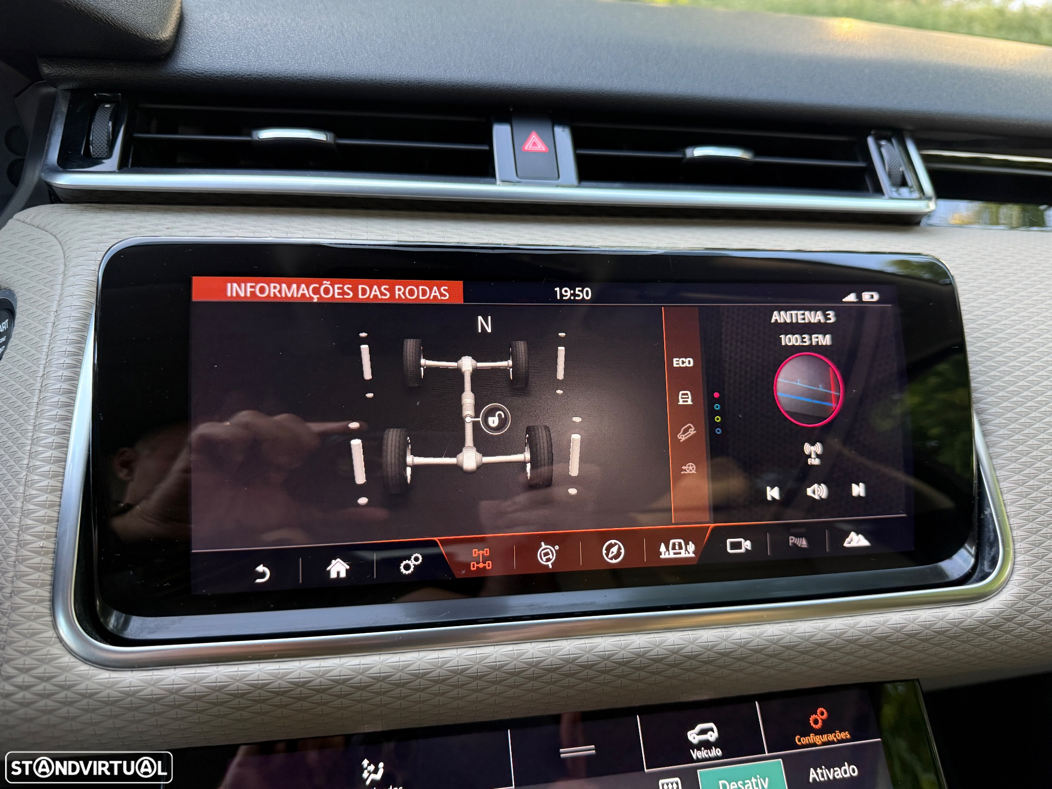 Land Rover Range Rover Velar 3.0 D R-Dynamic S - 37