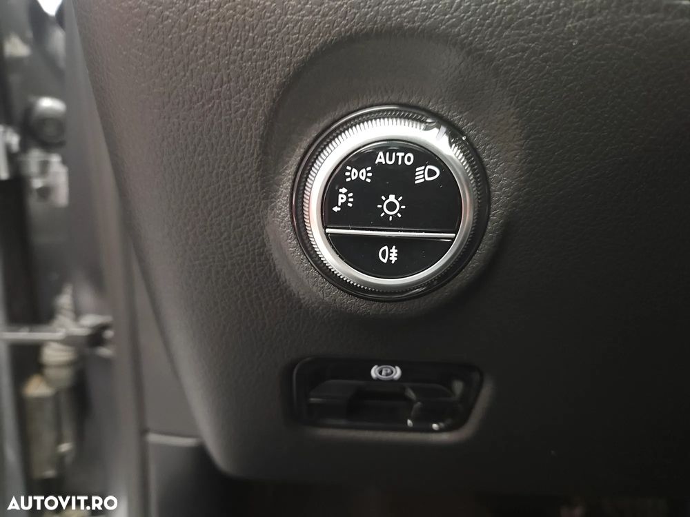 Mercedes-Benz C 220 d 4Matic 9G-TRONIC - 18