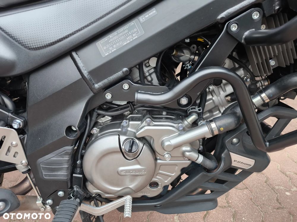 Suzuki V-STROM - 12