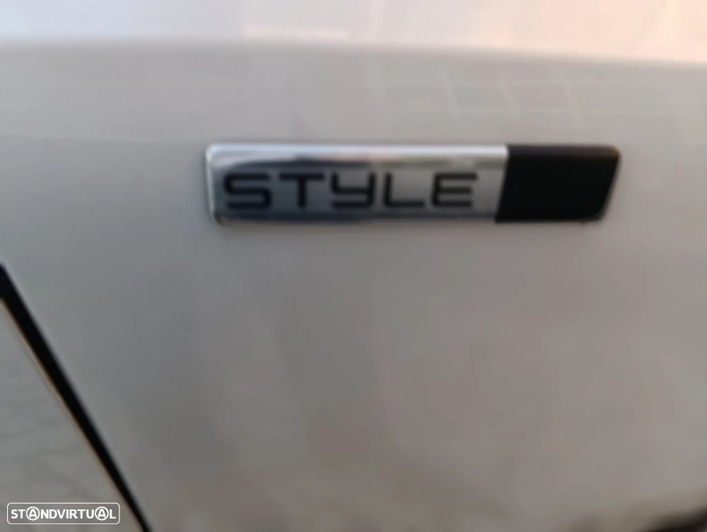 Peugeot 308 1.2 PureTech Style J17 - 16