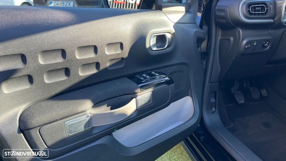 Citroën C3 1.2 PureTech Shine - 25