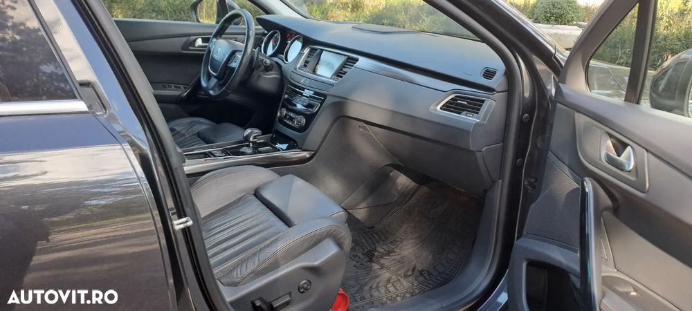 Peugeot 508 RXH Hybrid4 - 10