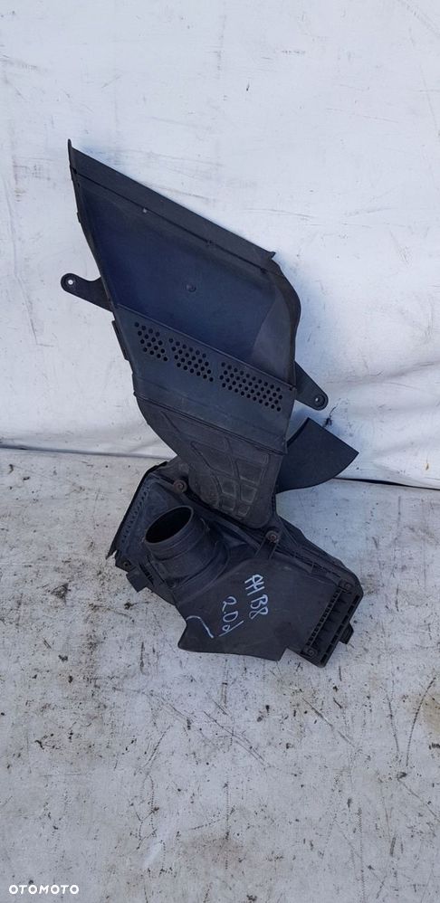 obudowa dolot powietrza Audi A4 B8 2.0 TDI - 1