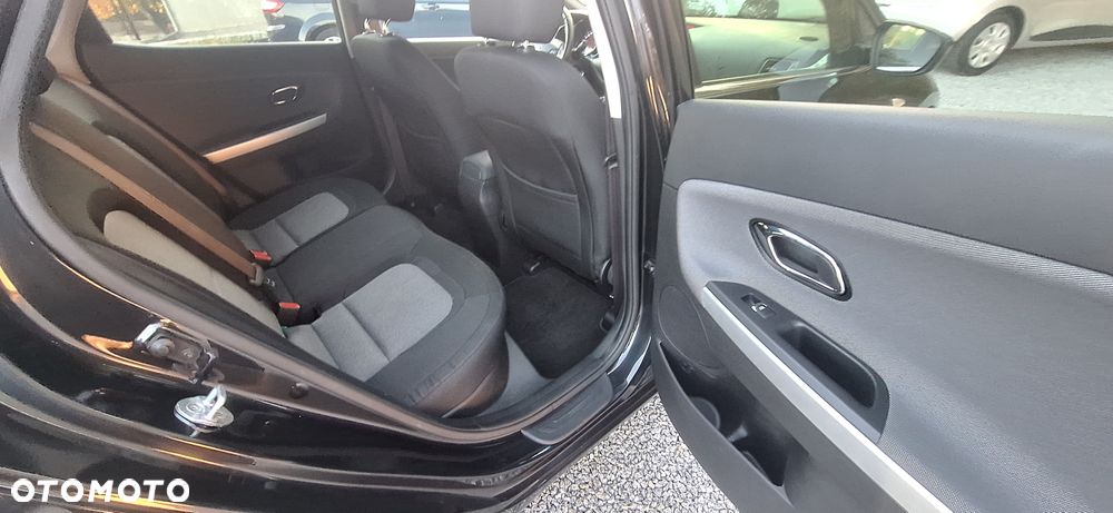 Kia Ceed 1.6 GDI Dream Team Edition - 40