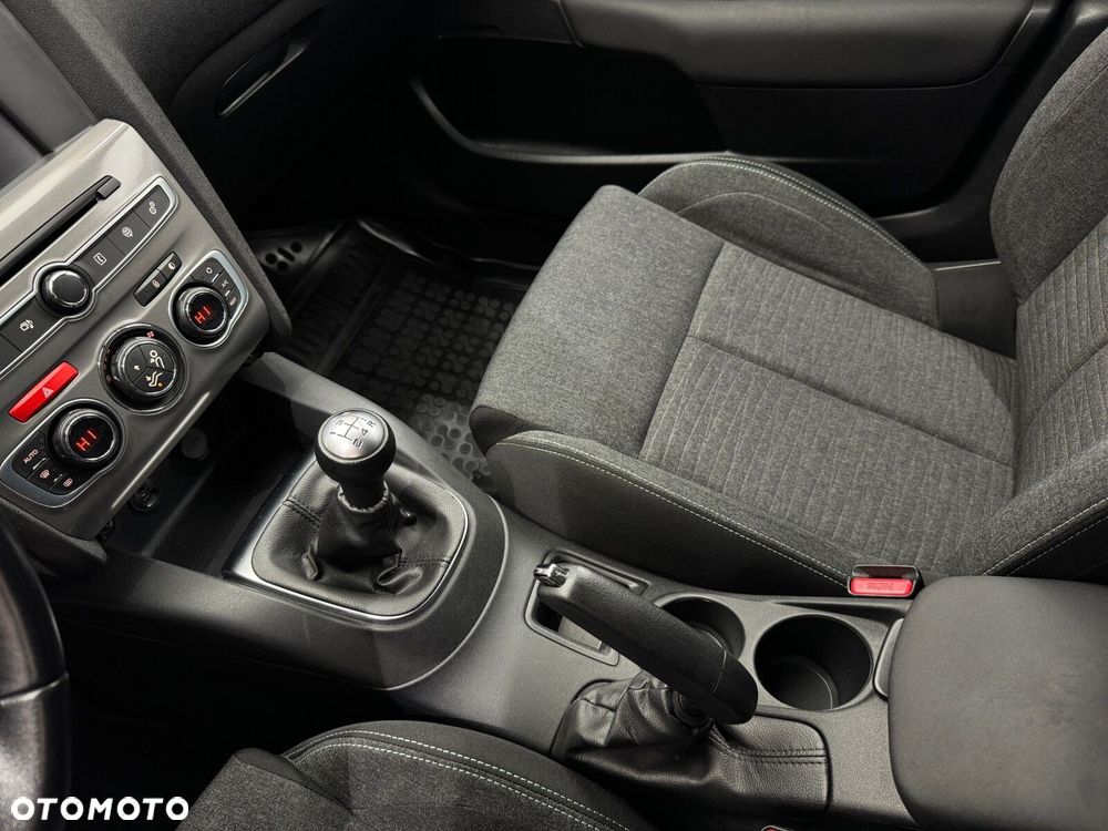 Citroën C4 1.2 PureTech Feel - 24