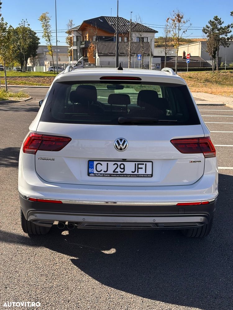 Volkswagen Tiguan - 9