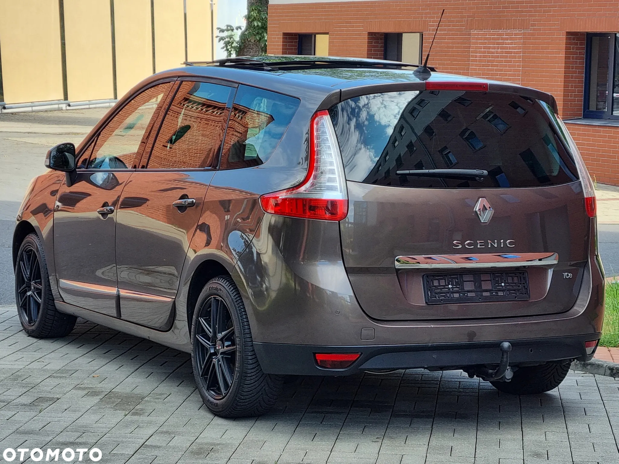 Renault Grand Scenic Gr 1.4 16V TCE Bose Edition - 3