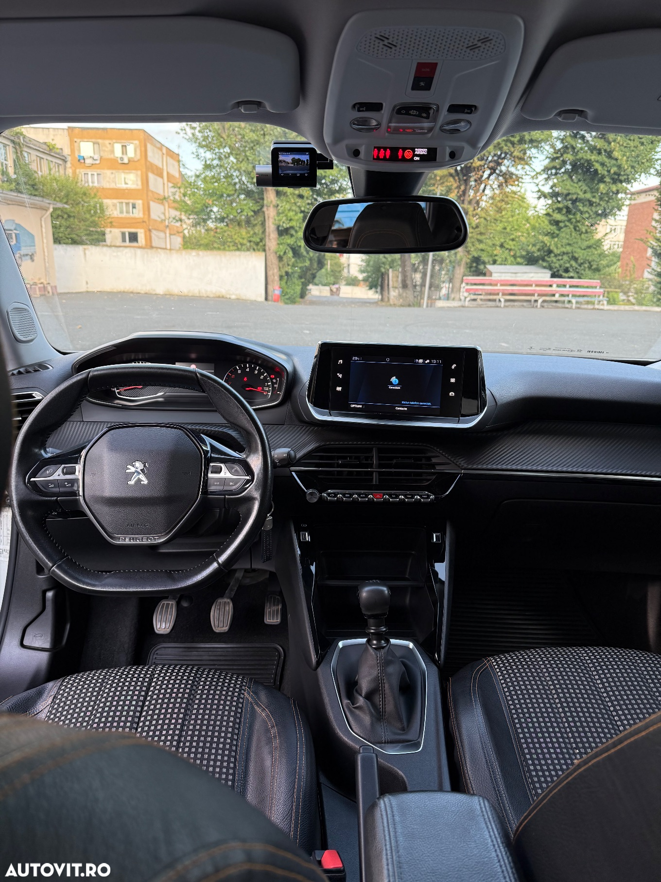 Peugeot 2008 1.2 L PureTech STT Active - 19