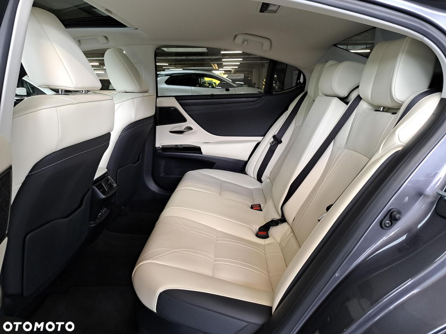 Lexus ES - 12