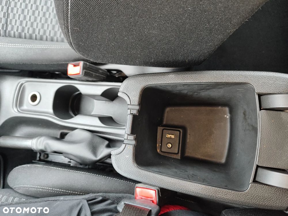 Opel Astra 1.4 Turbo Dynamic - 21