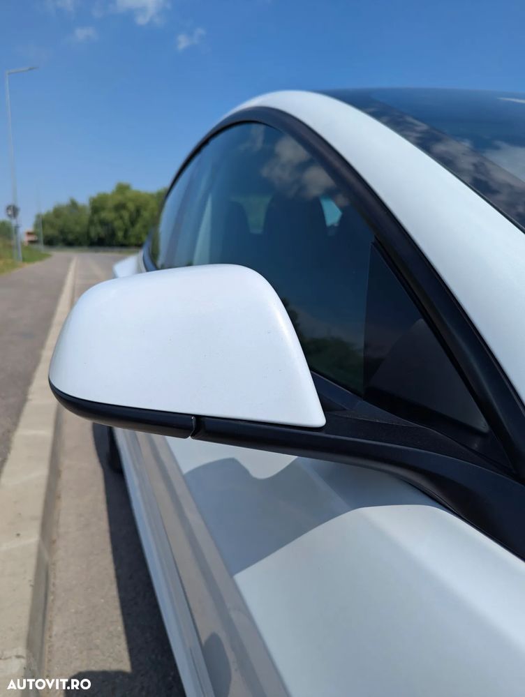 TESLA Model 3 2022 — imagine 7
