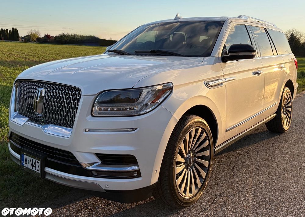 Lincoln Navigator - 2