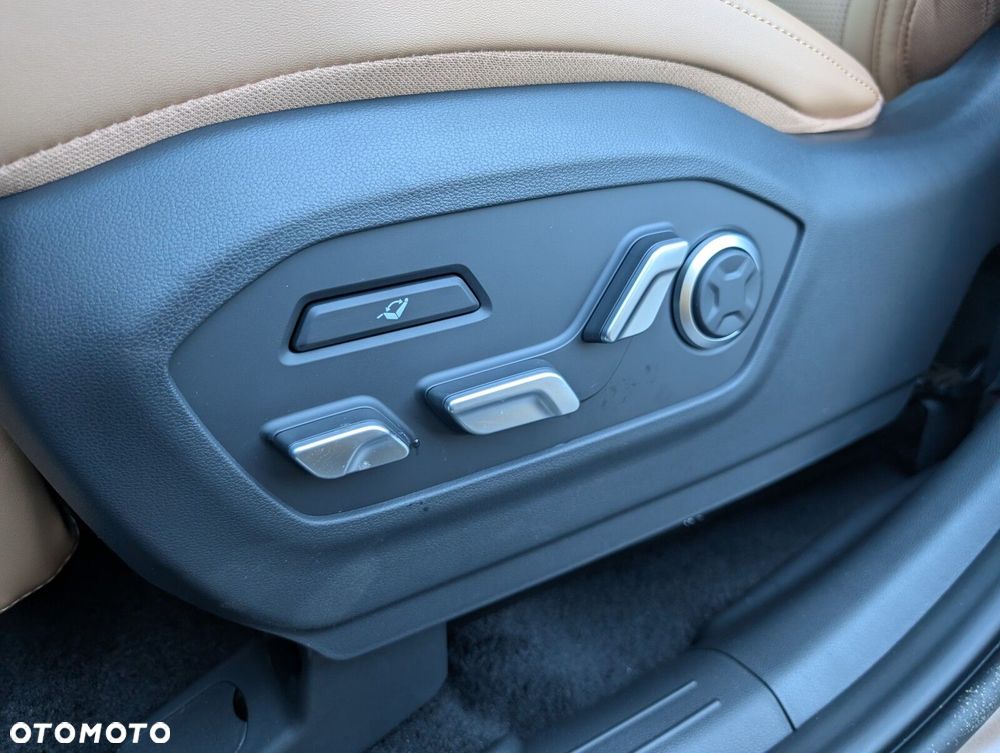 Hyundai Santa Fe 1.6 T-GDI HEV Calligraphy 4WD 6os - 30