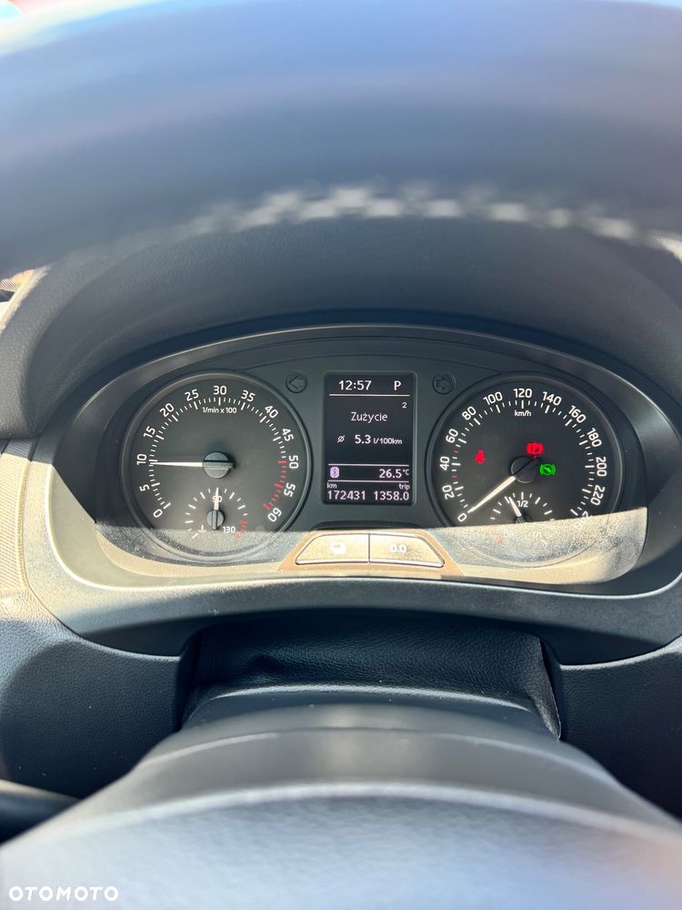 Skoda RAPID 1.6 TDI DSG Ambition - 4