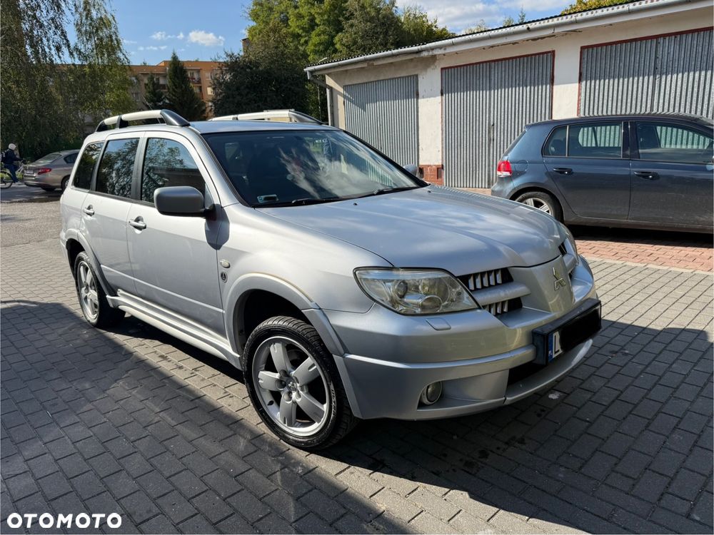 Mitsubishi Outlander - 12