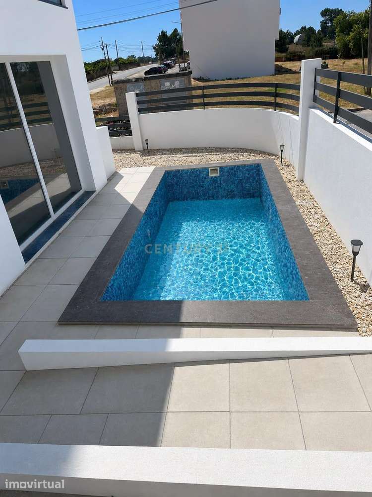 Moradia T3 Nova com Piscina em Fernão Ferro - Grande imagem: 2/17