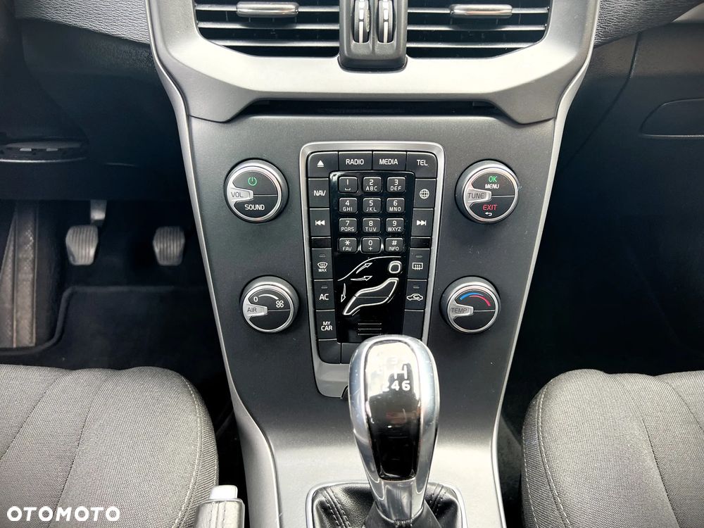 Volvo V40 D2 - 23