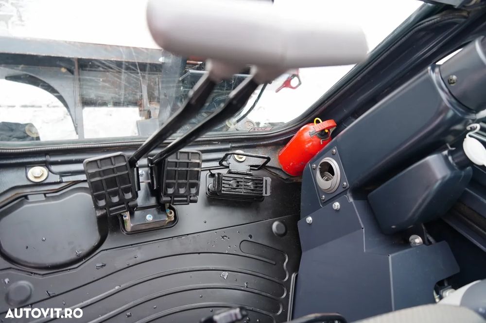 Hitachi ZX26U-6 CR / MINI EXCAVATOR / 2022 / 1800 ORE / SET CUPĂ - 30