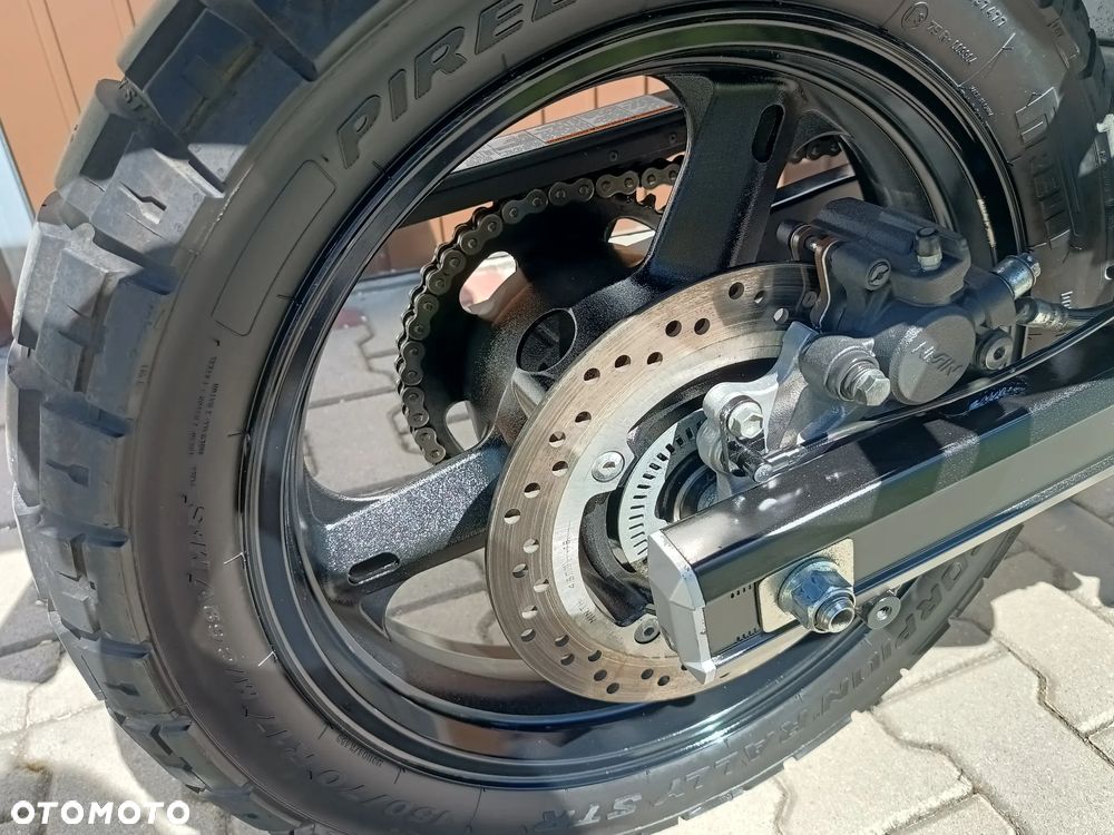 Suzuki V-STROM - 18