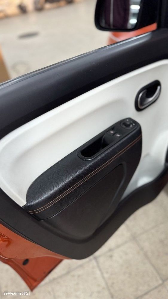 Renault Twingo Z.E. 22 Intens - 12