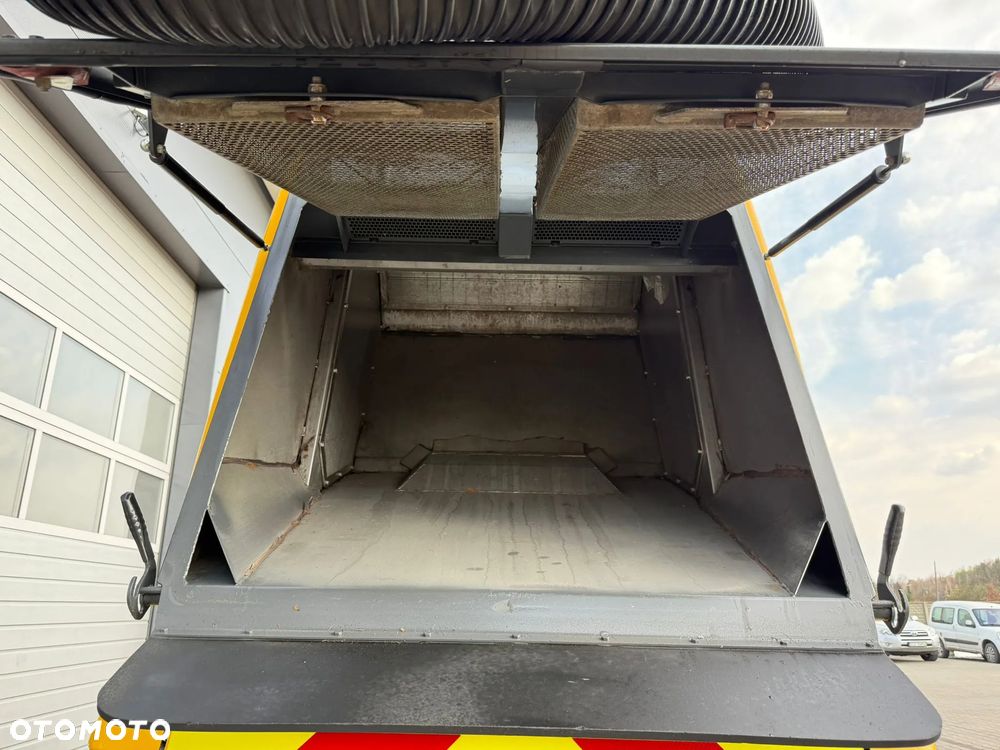 Inny Zamiatarka Johnston Bucher C202 // 2021 r. - 14