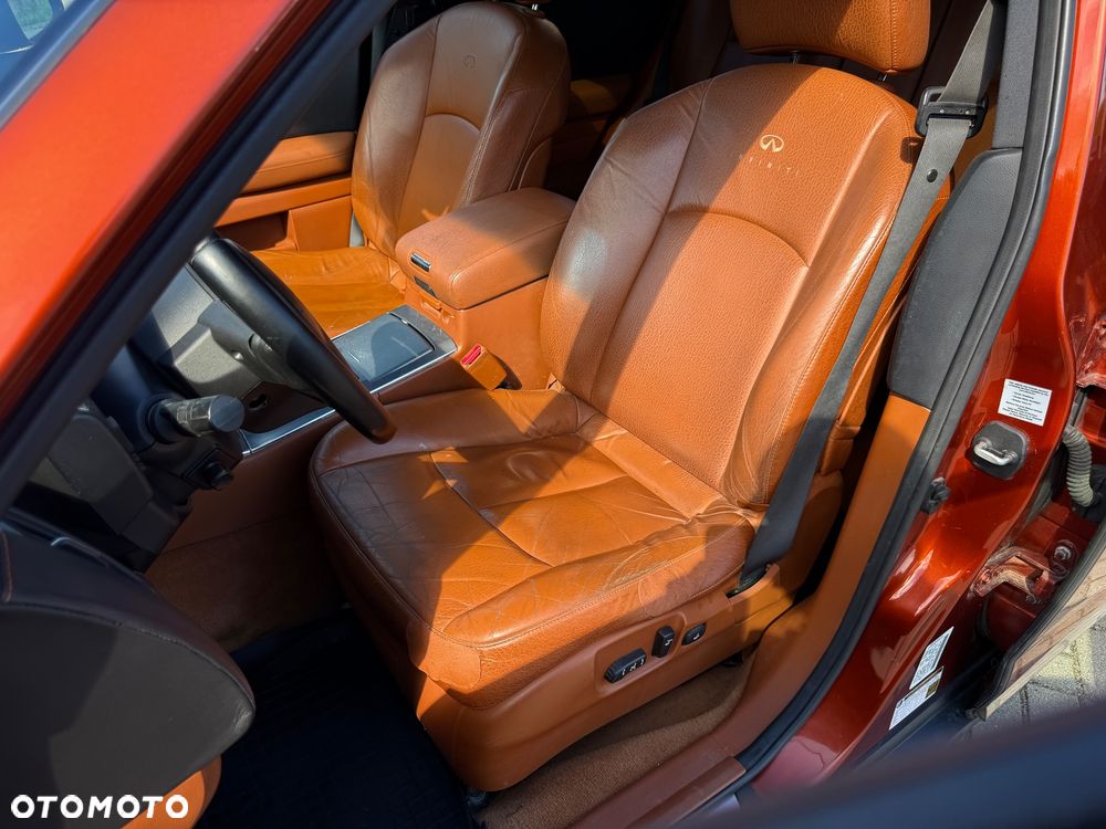 Infiniti FX - 11