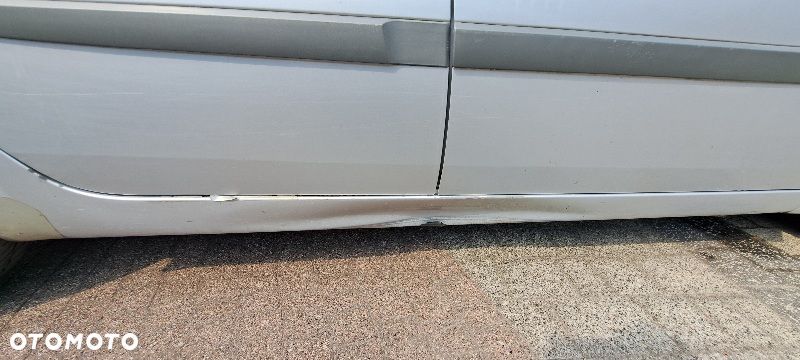 Renault Scenic 1.9 dCi FAP Avantage - 11