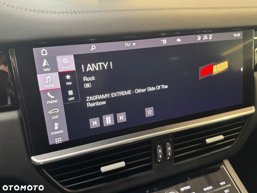 Porsche Cayenne - 25