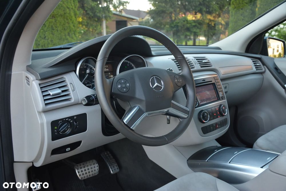 Mercedes-Benz Klasa R 300 CDI 7G-TRONIC DPF BlueEFFICIENCY - 28