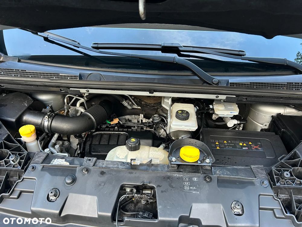 Renault Trafic - 12