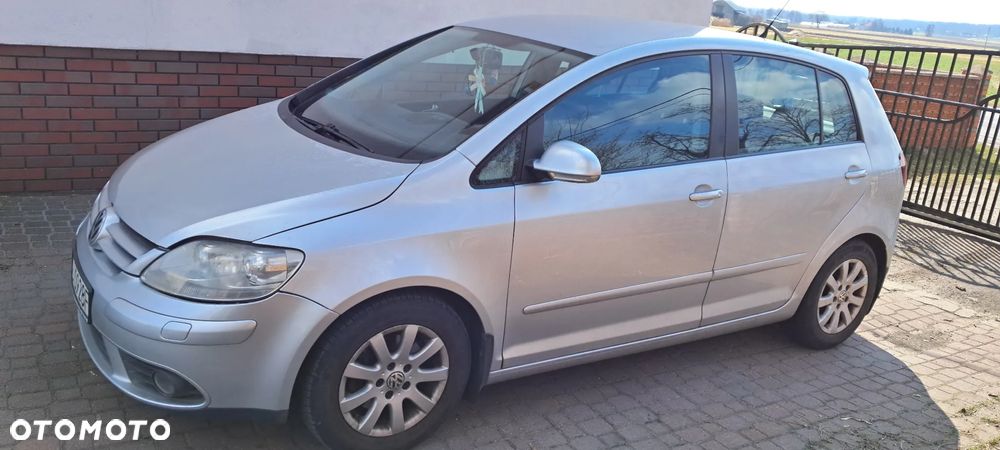 Volkswagen Golf Plus 1.6 FSI Comfortline - 3