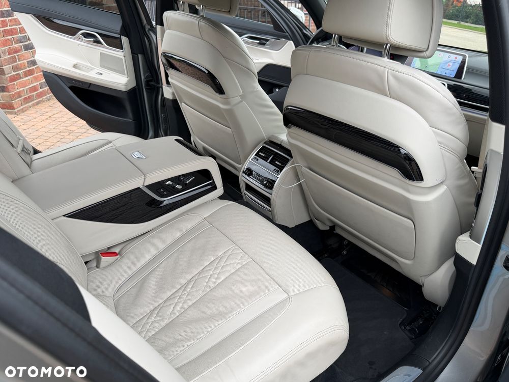 BMW Seria 7 730d xDrive - 17