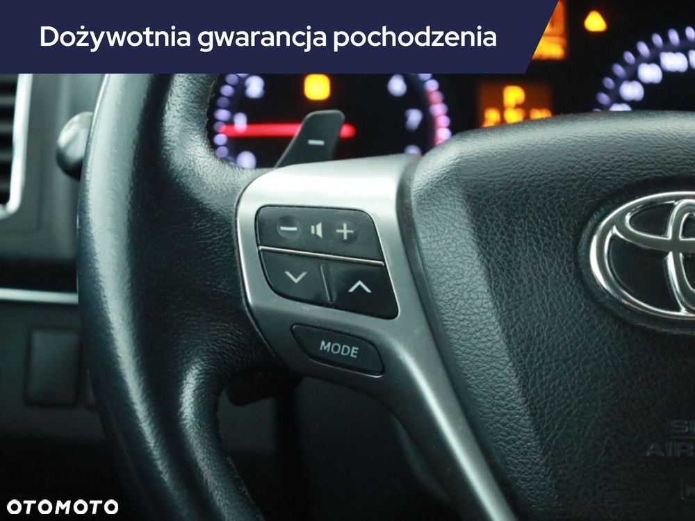 Toyota Avensis - 17