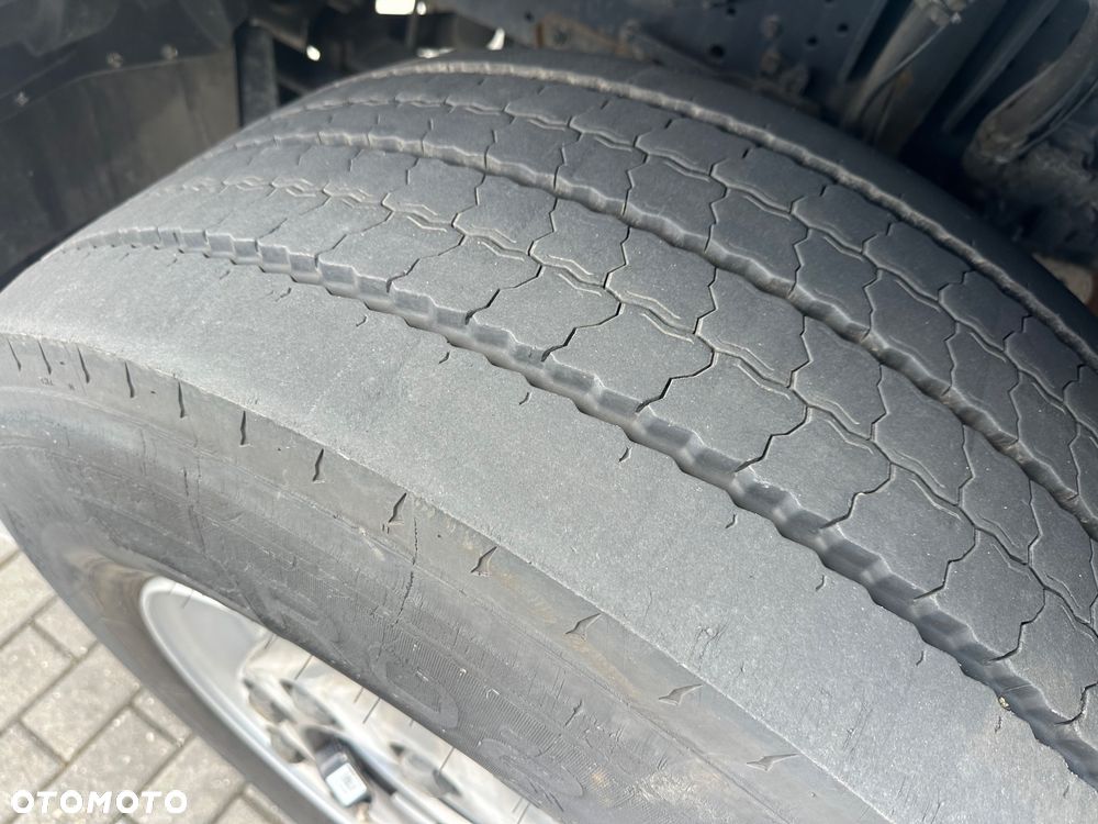 Iveco S-WAY 510 RETARDER - 13