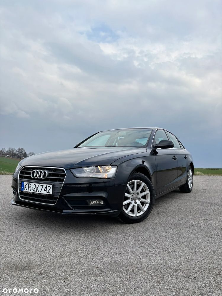 Audi A4 Limousine - 1