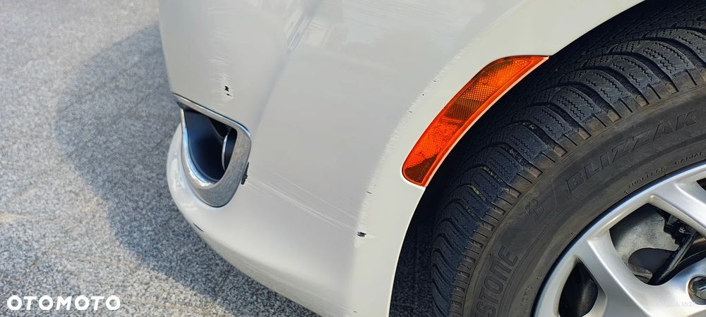Chrysler Pacifica - 10