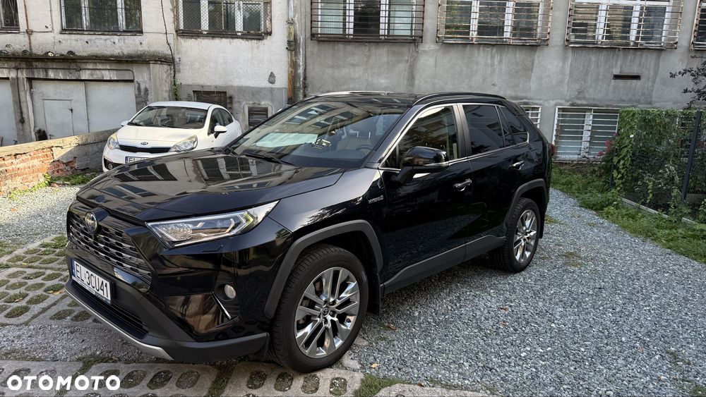 Toyota RAV4 - 1