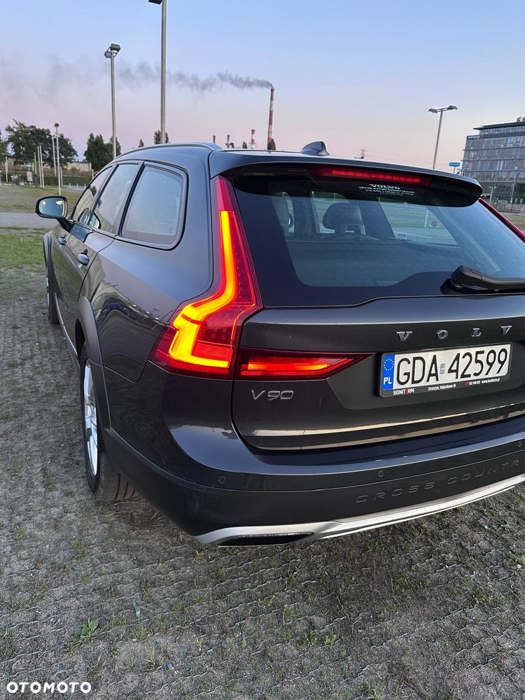 Volvo V90 D5 AWD Inscription - 8
