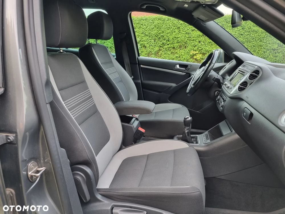Volkswagen Tiguan 2.0 TDI 4Mot Perfectline R-Style - 12